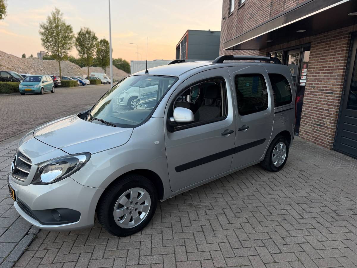 Mercedes-Benz Citan Mercedes-Benz Citan 112 1.2 Benzine Ambiente Automaat Airco Elk.Ramen Cruise Control Dubbele Schuifderen zeer nette!!