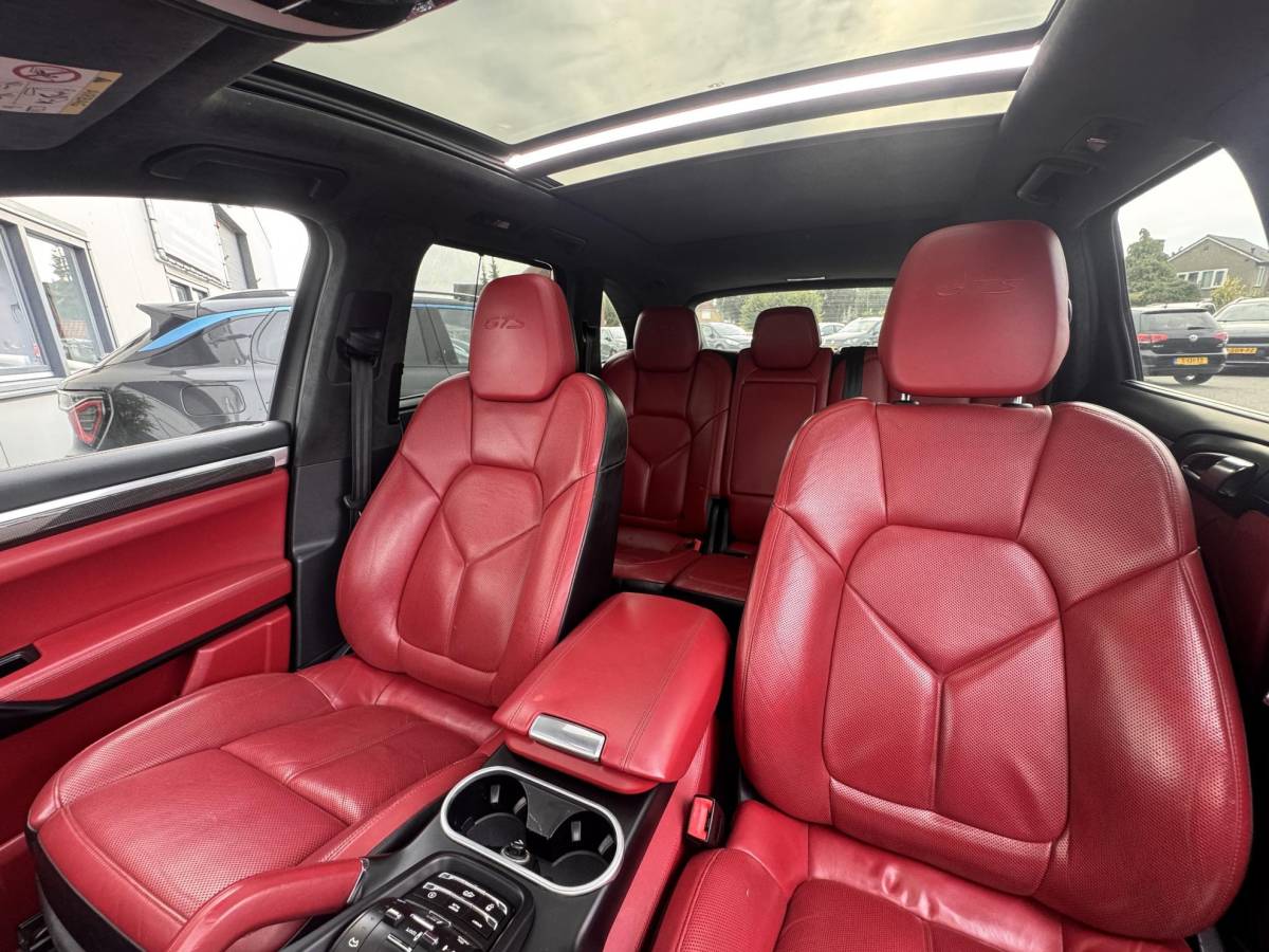 Porsche Cayenne Porsche Cayenne 3.6 GTS / Luchtvering / Pano / INRUIL MOGELIJK /