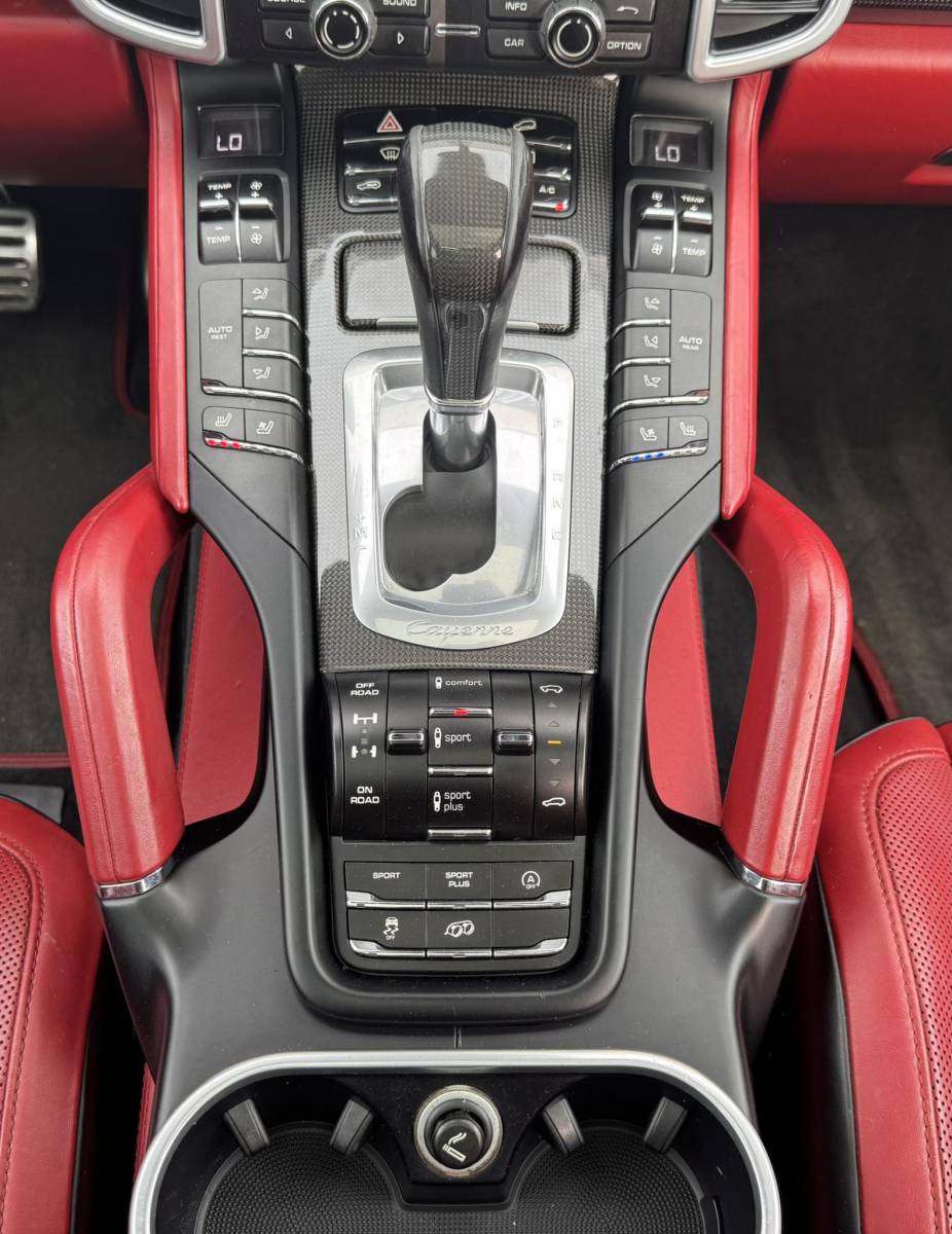 Porsche Cayenne Porsche Cayenne 3.6 GTS / Luchtvering / Pano / INRUIL MOGELIJK /