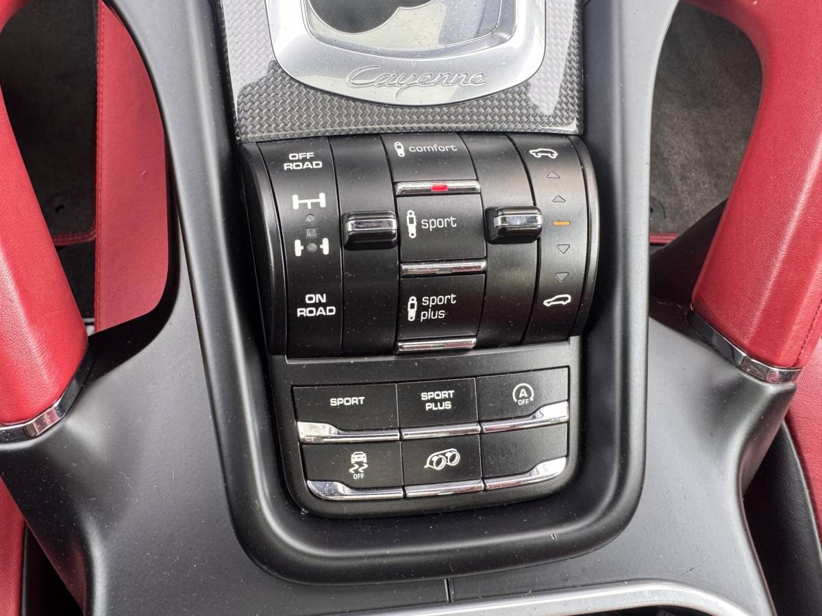 Porsche Cayenne Porsche Cayenne 3.6 GTS / Luchtvering / Pano / INRUIL MOGELIJK /