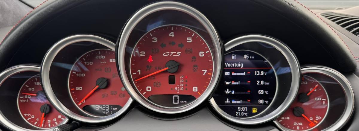 Porsche Cayenne Porsche Cayenne 3.6 GTS / Luchtvering / Pano / INRUIL MOGELIJK /
