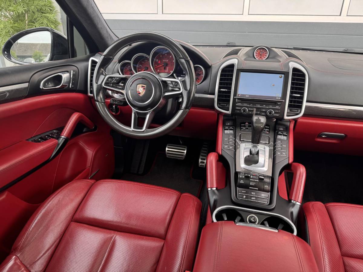 Porsche Cayenne Porsche Cayenne 3.6 GTS / Luchtvering / Pano / INRUIL MOGELIJK /