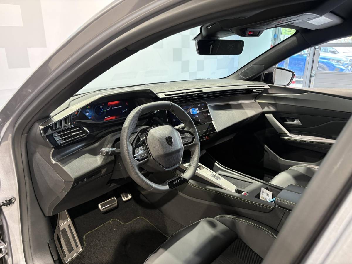 Peugeot 308 Peugeot 308 SW 1.6 Plug-in Hybrid 195 GT Leverbaar per november
