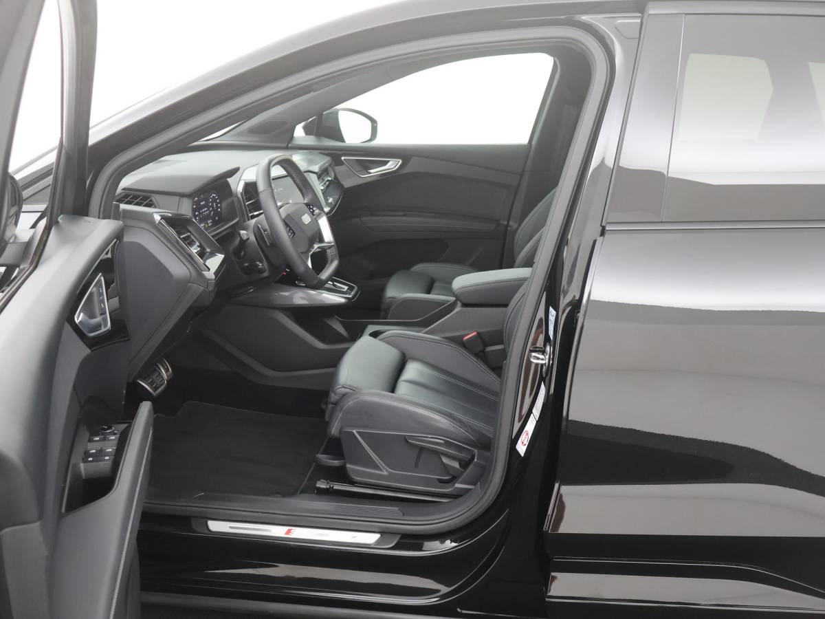 Audi Q4 e-tron Audi Q4 e-tron 35 Advanced edition 55 kWh 2X S-LINE|SOH91%|LEER|STOELVERW|20INCH|VIRTUAL|ELEK.ACHTERKLEP|ACC