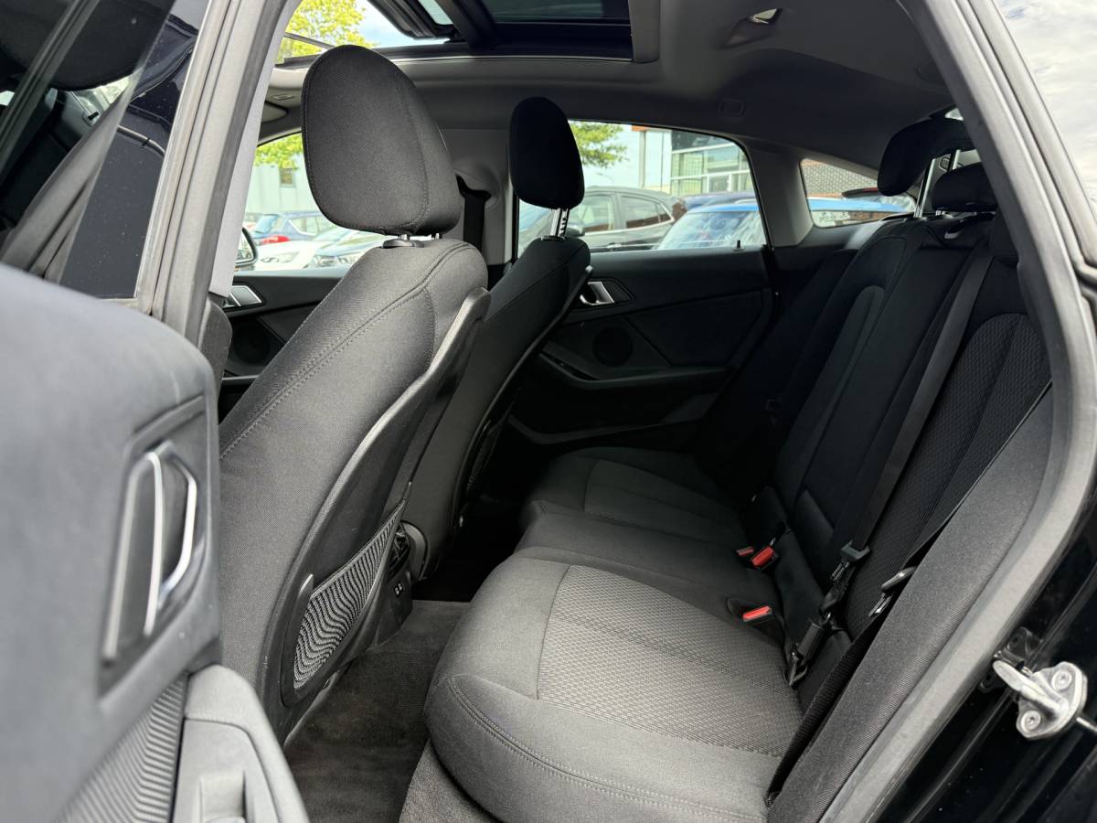 BMW 2 Serie BMW 2-serie Gran Coupé BWJ 2021 218i 136 PK Business Edition AUTOMAAT | PANODAK | CARPLAY+ANDROID  | NAVI | CLIMA | CRUISE | FULL LED | M-VELGEN | PDC | GETINT GLAS |