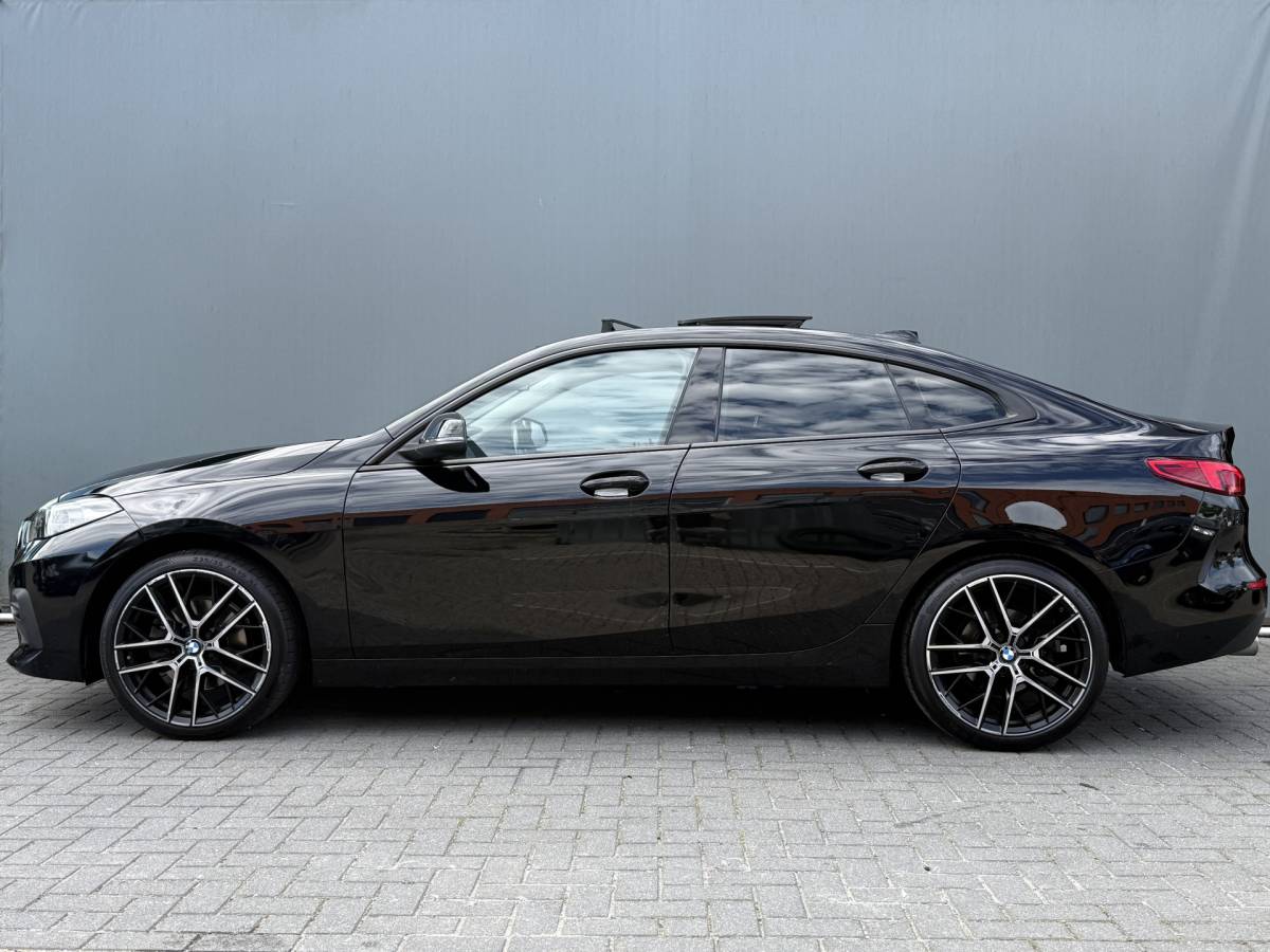 BMW 2 Serie BMW 2-serie Gran Coupé BWJ 2021 218i 136 PK Business Edition AUTOMAAT | PANODAK | CARPLAY+ANDROID  | NAVI | CLIMA | CRUISE | FULL LED | M-VELGEN | PDC | GETINT GLAS |