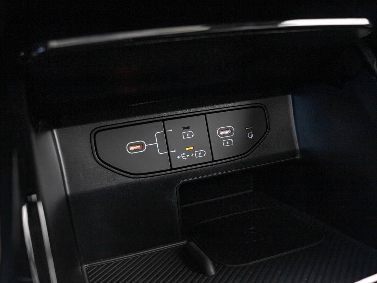 Kia Sorento Kia Sorento 1.6 T-GDi Plug-in Hybrid 4WD DynamicPlusLine 7p | Actieprijs* | Bose | Schuifkanteldak | ZOMERDEAL | Navi. | Clima. | Adapt. Cruise. | Dodehoekassistentie | Panodak | Stoel&Stuur Verwarming