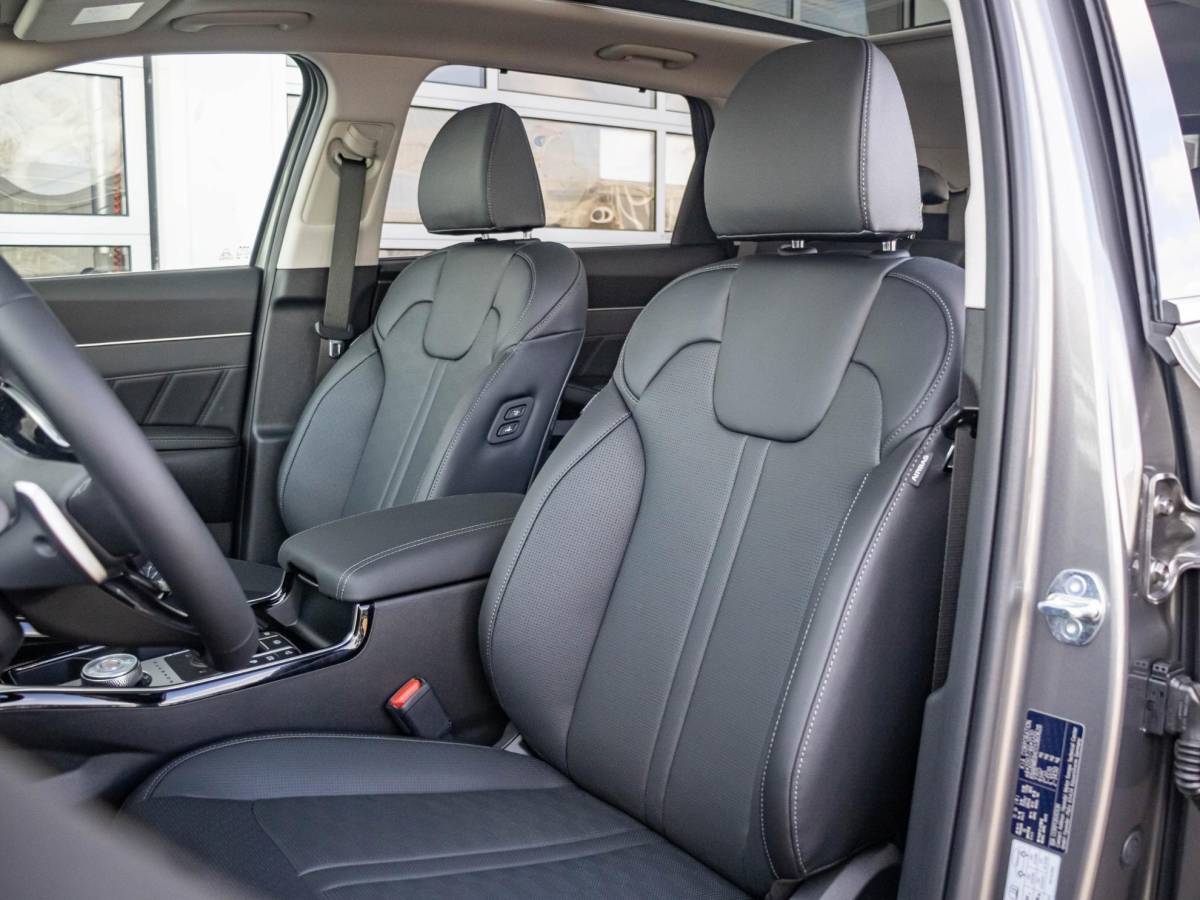 Kia Sorento Kia Sorento 1.6 T-GDi Plug-in Hybrid 4WD DynamicPlusLine 7p | Actieprijs* | Bose | Schuifkanteldak | ZOMERDEAL | Navi. | Clima. | Adapt. Cruise. | Dodehoekassistentie | Panodak | Stoel&Stuur Verwarming