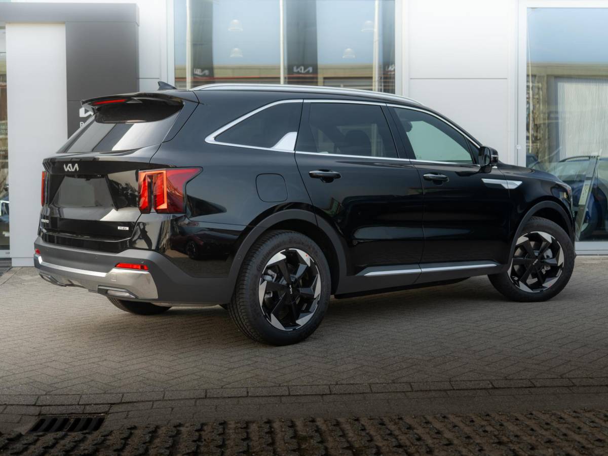 Kia Sorento Kia Sorento 1.6 T-GDi Plug-in Hybrid 4WD DynamicPlusLine 7p | Actieprijs* | Bose | Schuifkanteldak | ZOMERDEAL | Navi. | Clima. | Adapt. Cruise. | Dodehoekassistentie | Panodak | Stoel&Stuur Verwarming
