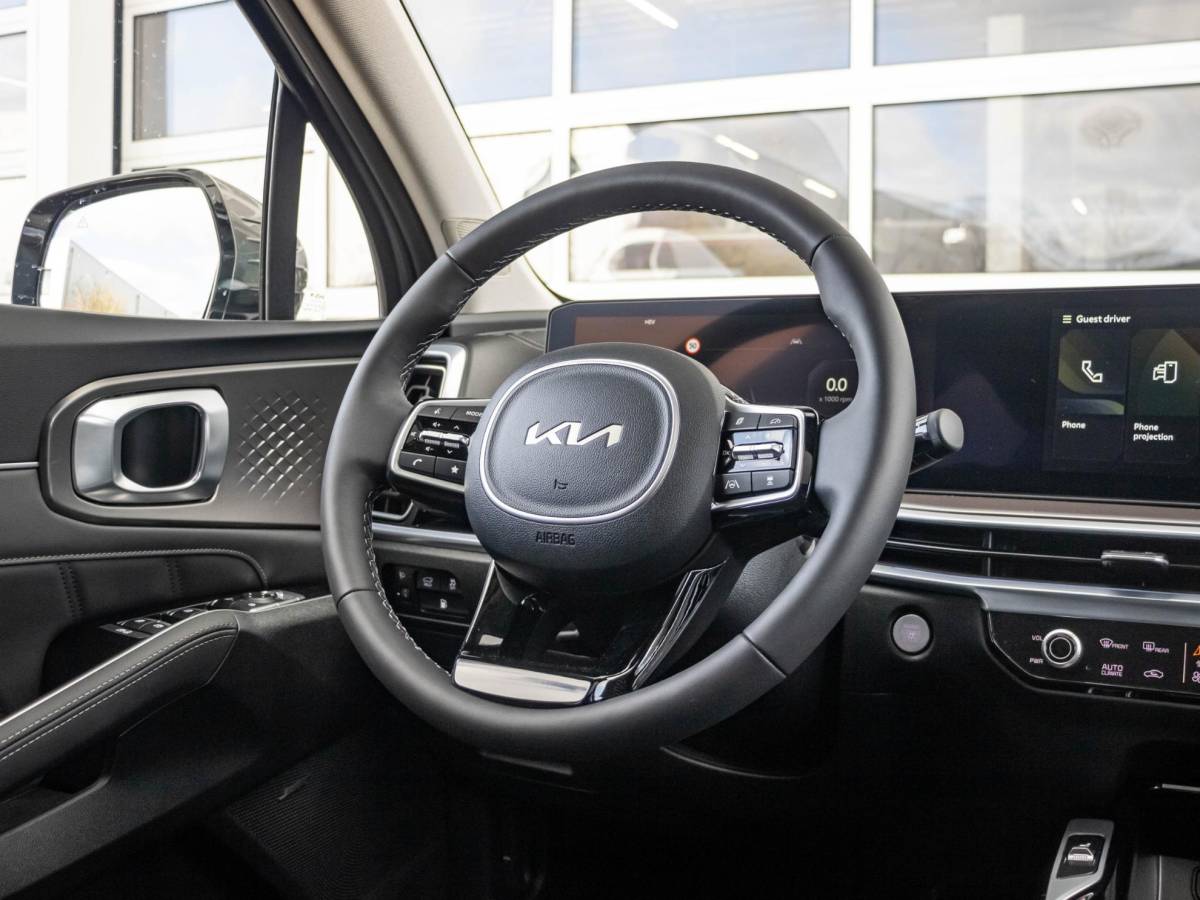 Kia Sorento Kia Sorento 1.6 T-GDi Plug-in Hybrid 4WD DynamicPlusLine 7p | Actieprijs* | Bose | Schuifkanteldak | ZOMERDEAL | Navi. | Clima. | Adapt. Cruise. | Dodehoekassistentie | Panodak | Stoel&Stuur Verwarming