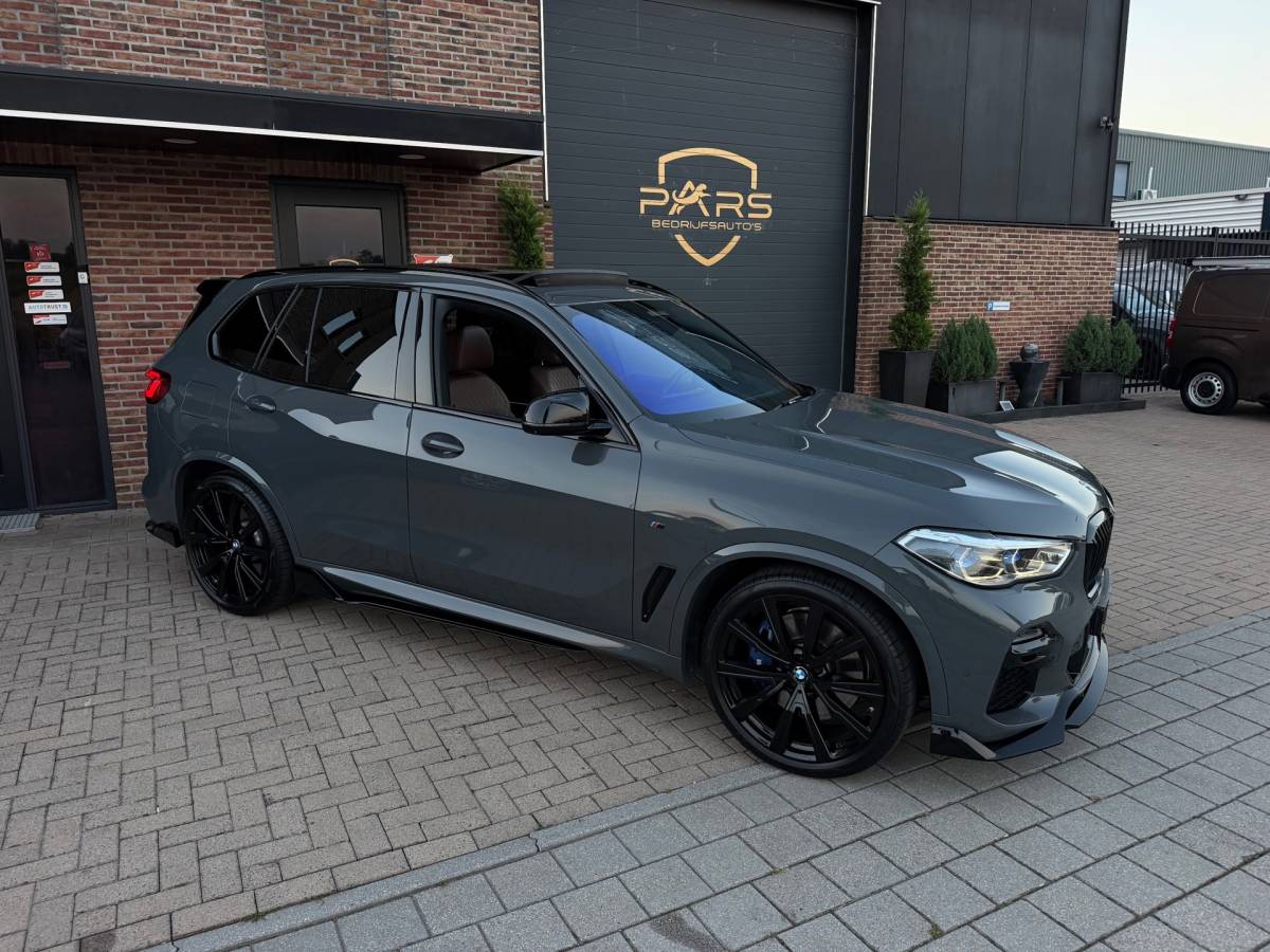 BMW X5 BMW X5 XDrive45e High Executive + M Performance Dravitgrau Laserlight Sky Lounge Panoramadak Body kit Bom Volle!!