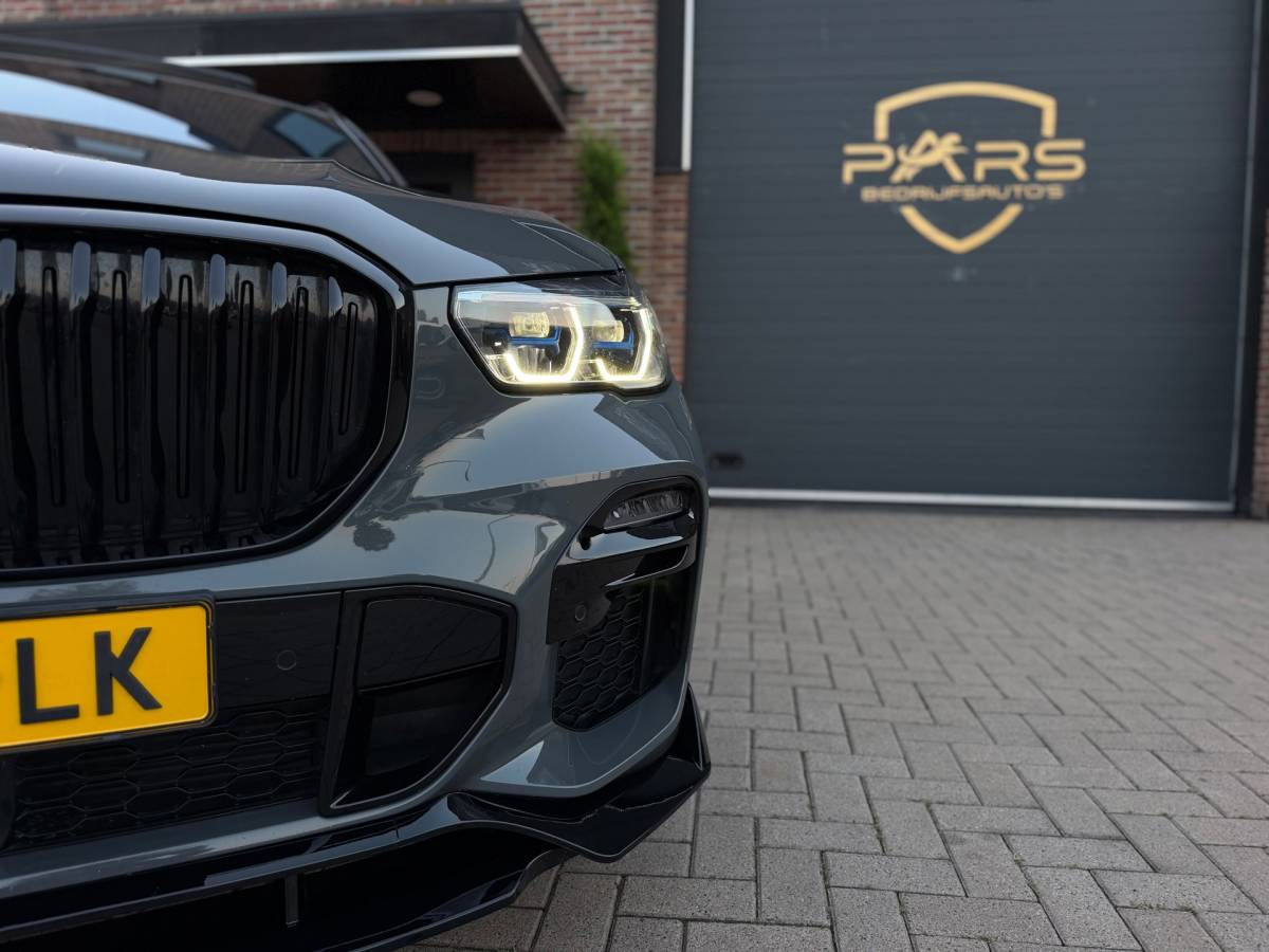 BMW X5 BMW X5 XDrive45e High Executive + M Performance Dravitgrau Laserlight Sky Lounge Panoramadak Body kit Bom Volle!!