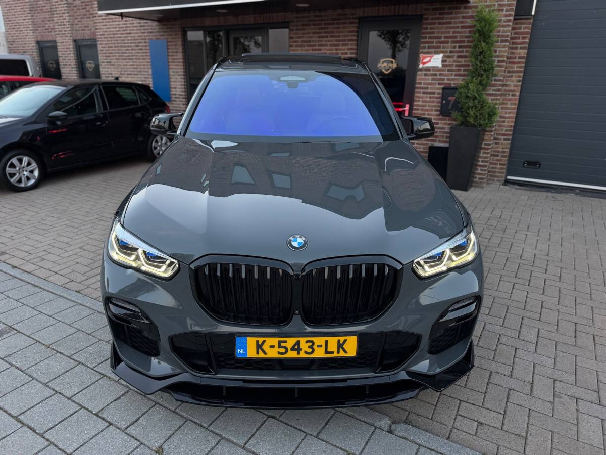 BMW X5 BMW X5 XDrive45e High Executive + M Performance Dravitgrau Laserlight Sky Lounge Panoramadak Body kit Bom Volle!!