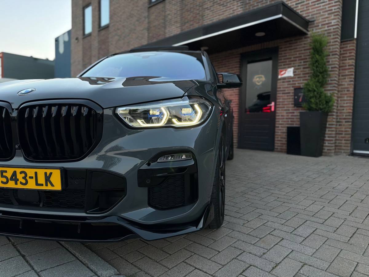 BMW X5 BMW X5 XDrive45e High Executive + M Performance Dravitgrau Laserlight Sky Lounge Panoramadak Body kit Bom Volle!!
