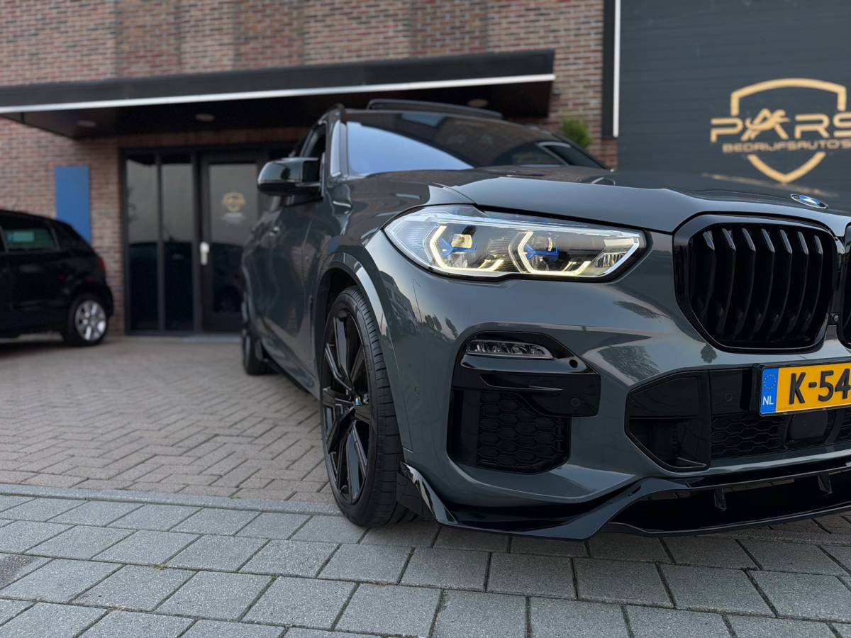 BMW X5 BMW X5 XDrive45e High Executive + M Performance Dravitgrau Laserlight Sky Lounge Panoramadak Body kit Bom Volle!!