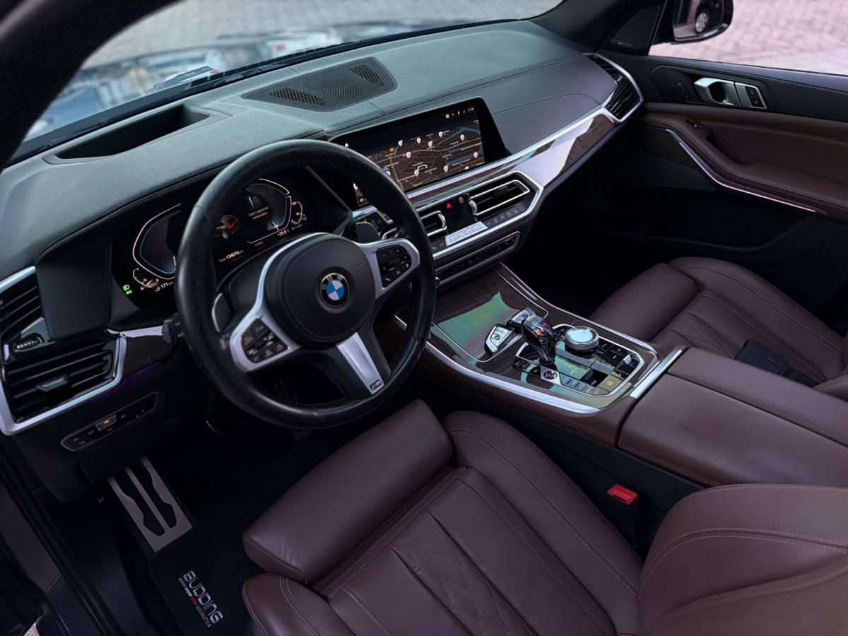BMW X5 BMW X5 XDrive45e High Executive + M Performance Dravitgrau Laserlight Sky Lounge Panoramadak Body kit Bom Volle!!
