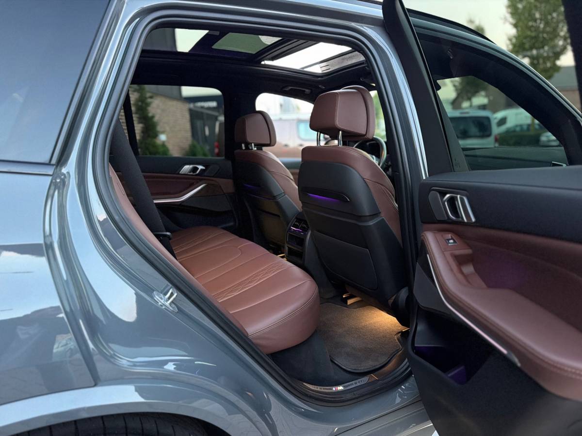 BMW X5 BMW X5 XDrive45e High Executive + M Performance Dravitgrau Laserlight Sky Lounge Panoramadak Body kit Bom Volle!!