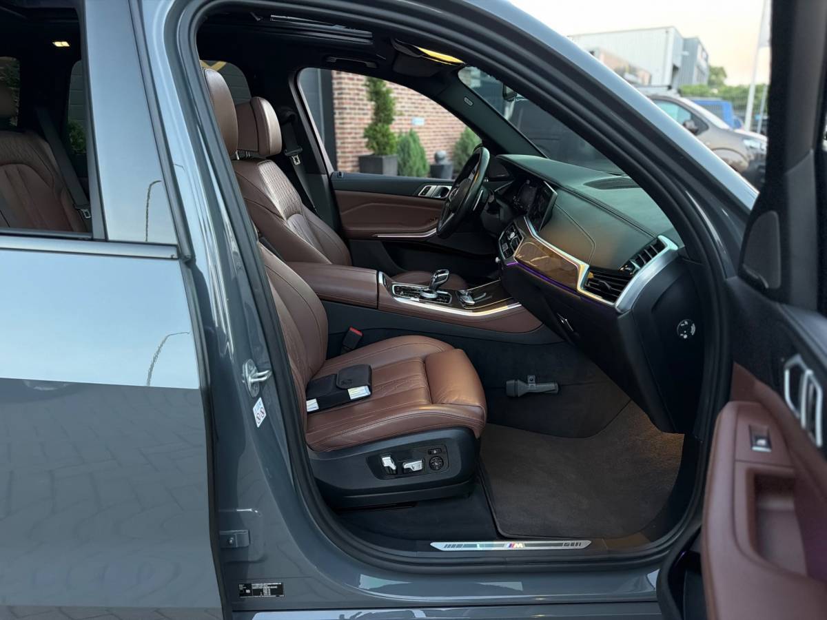 BMW X5 BMW X5 XDrive45e High Executive + M Performance Dravitgrau Laserlight Sky Lounge Panoramadak Body kit Bom Volle!!