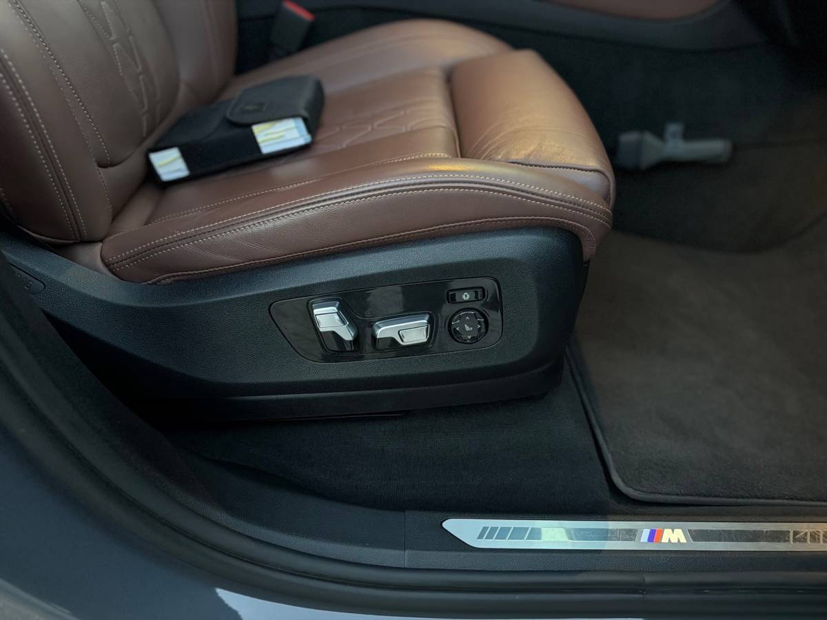 BMW X5 BMW X5 XDrive45e High Executive + M Performance Dravitgrau Laserlight Sky Lounge Panoramadak Body kit Bom Volle!!
