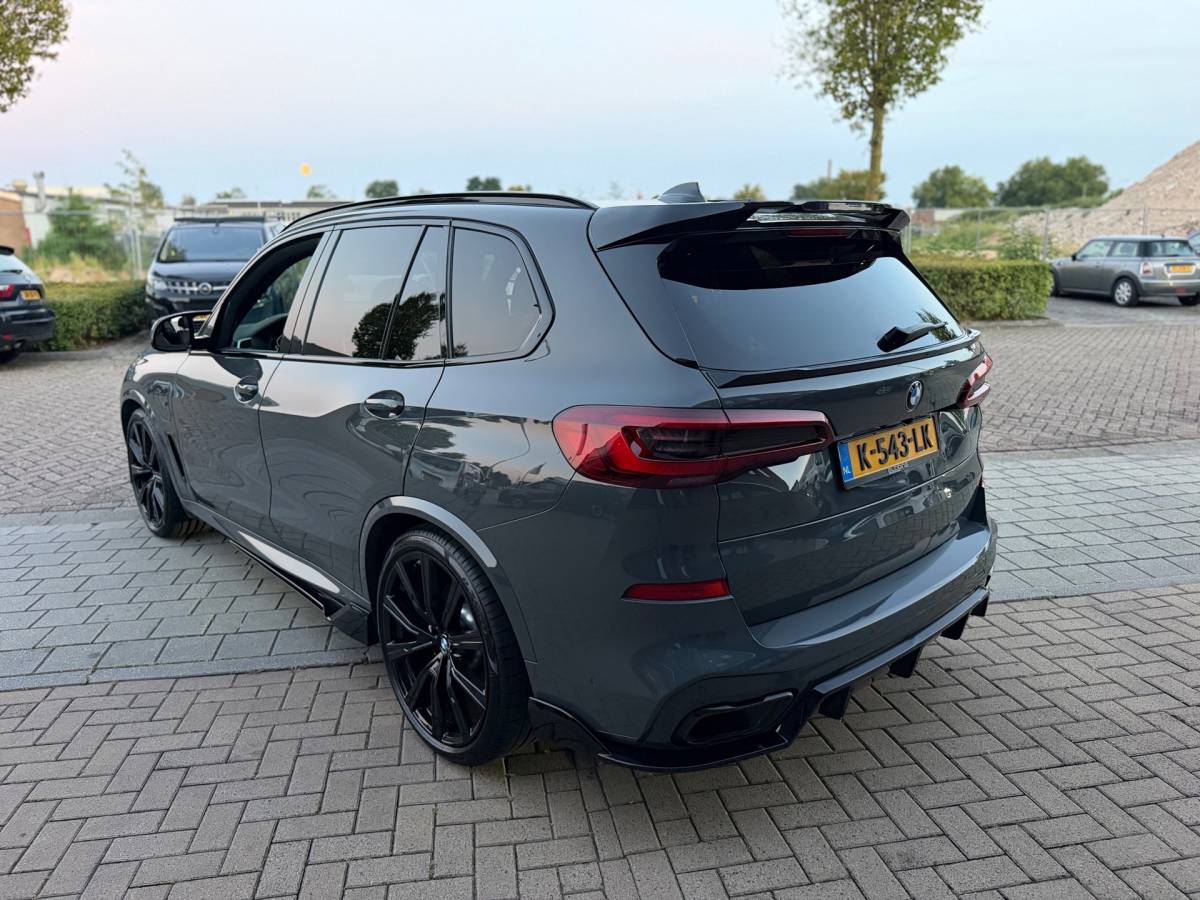 BMW X5 BMW X5 XDrive45e High Executive + M Performance Dravitgrau Laserlight Sky Lounge Panoramadak Body kit Bom Volle!!