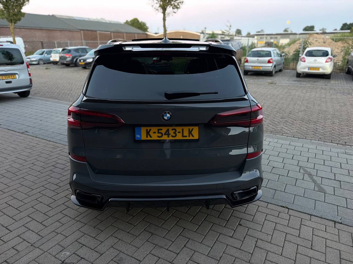 BMW X5 BMW X5 XDrive45e High Executive + M Performance Dravitgrau Laserlight Sky Lounge Panoramadak Body kit Bom Volle!!