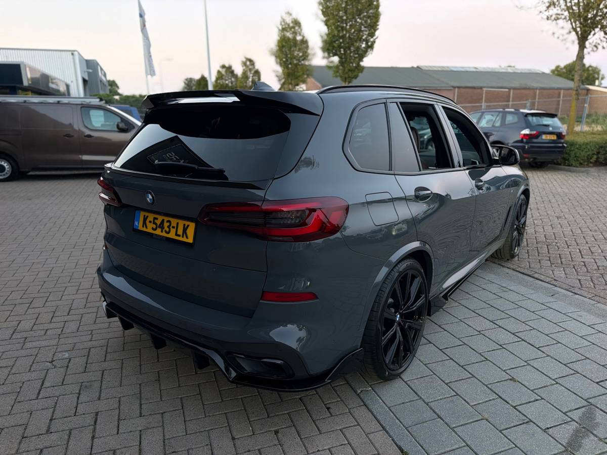 BMW X5 BMW X5 XDrive45e High Executive + M Performance Dravitgrau Laserlight Sky Lounge Panoramadak Body kit Bom Volle!!