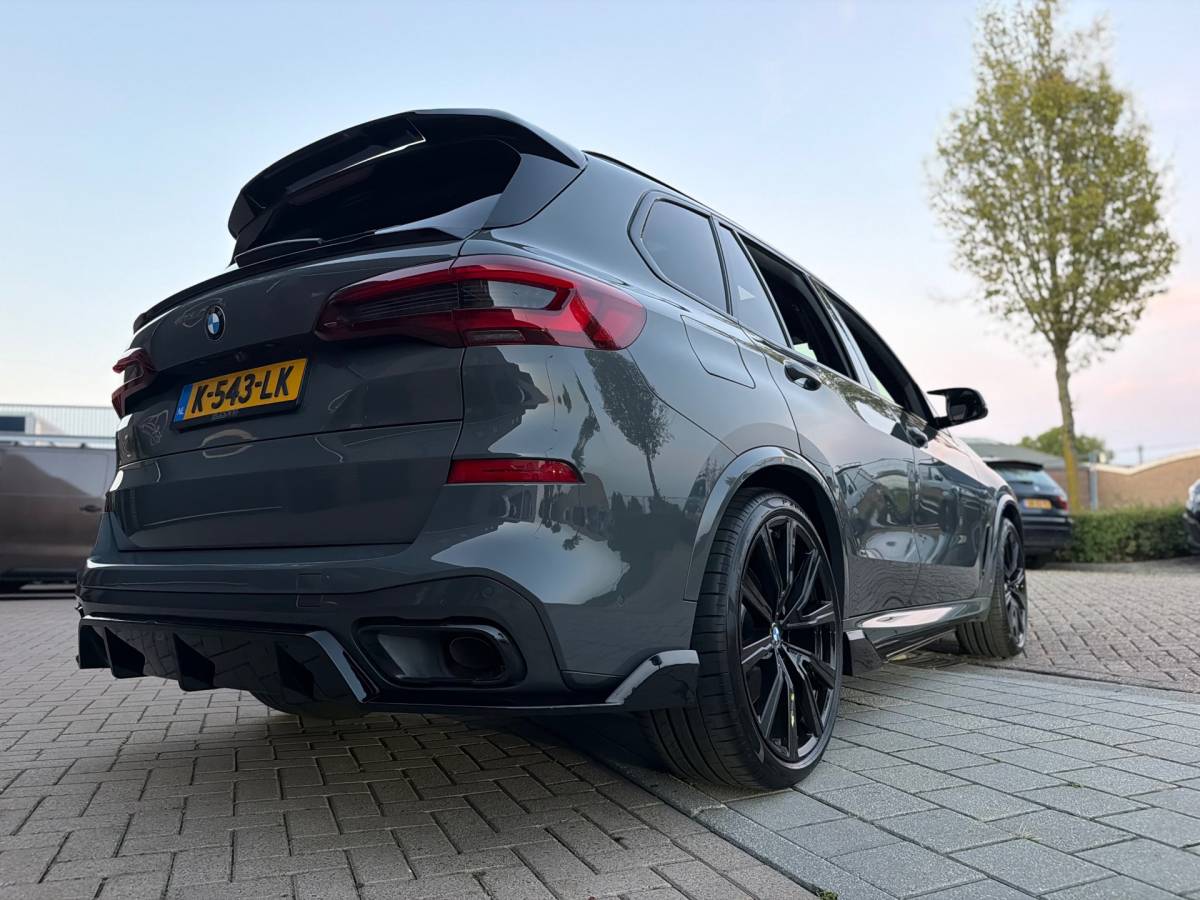 BMW X5 BMW X5 XDrive45e High Executive + M Performance Dravitgrau Laserlight Sky Lounge Panoramadak Body kit Bom Volle!!