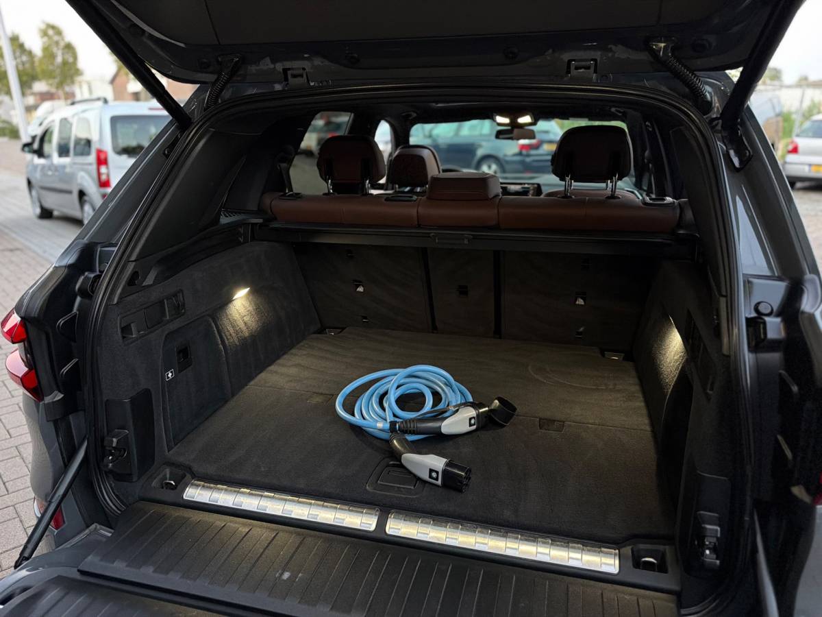 BMW X5 BMW X5 XDrive45e High Executive + M Performance Dravitgrau Laserlight Sky Lounge Panoramadak Body kit Bom Volle!!