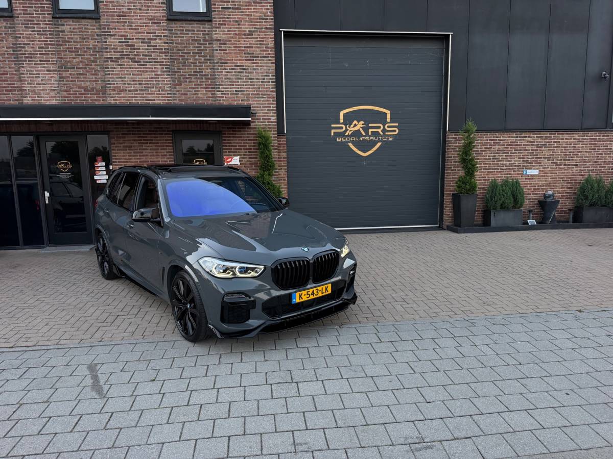 BMW X5 BMW X5 XDrive45e High Executive + M Performance Dravitgrau Laserlight Sky Lounge Panoramadak Body kit Bom Volle!!