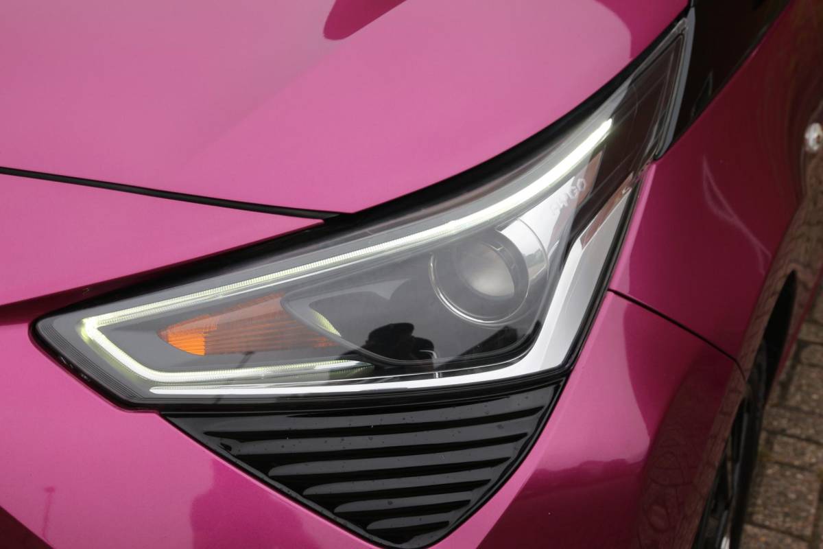 Toyota Aygo Toyota Aygo 1.0 VVT-i 73pk x-clusiv UNIEK! | NL-auto | Unieke kleur! | Luxe! | Airco | Cruise control | Multimedia | Elek. ramen | Metallic lak |