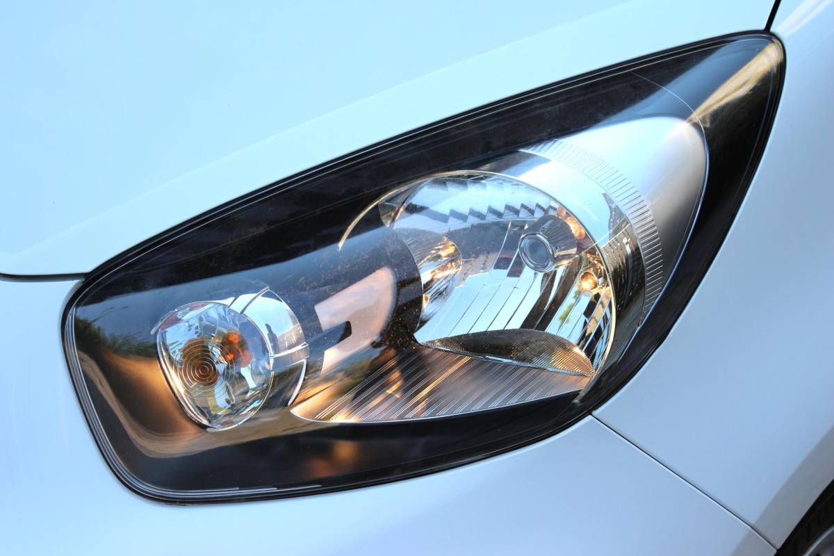 Kia Picanto Kia Picanto 1.0 CVVT 66pk ComfortLine | NL-auto | 5 deuren | Airco | Centr. deurvergr. | Elek. ramen |
