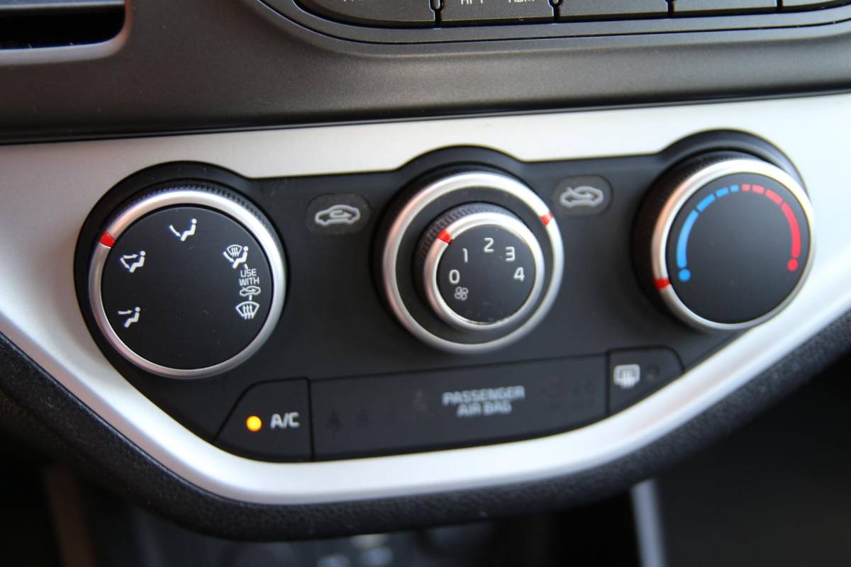 Kia Picanto Kia Picanto 1.0 CVVT 66pk ComfortLine | NL-auto | 5 deuren | Airco | Centr. deurvergr. | Elek. ramen |