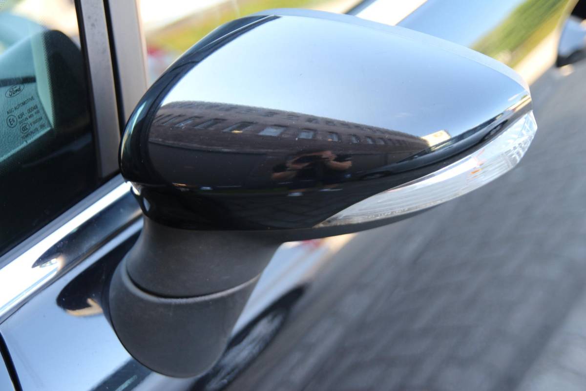Ford Fiesta Ford Fiesta 1.0 EcoBoost 100pk Titanium | NL-auto | 5 deuren | Cruise control | Climate control | Centr. deurvergr. | Elek. ramen | Lichtm. velgen | Navigatie |