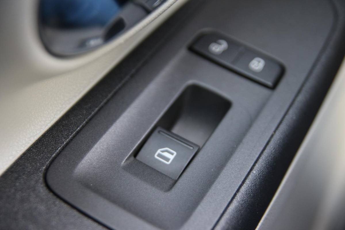 SEAT Mii SEAT Mii 1.0 60pk Style Dynamic | NL-auto | 5 deuren | Airco | Elek. ramen | Centr. deurvegr. | Metallic lak | Stuurbekrachtiging |
