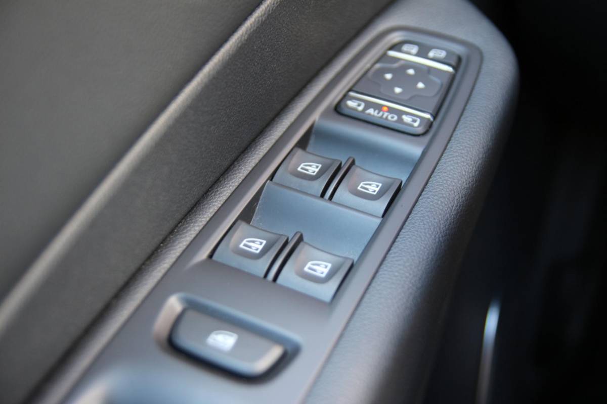 Renault Captur Renault Captur 0.9 90pk TCe Intens UNIEKE KM.STAND! | Luxe! | Unieke km.stand | Navigatie | Cruise control | Climate control | LED | Centr. deurvergr. | Lichtm. velgen | Parkeersensoren | Metallic lak |