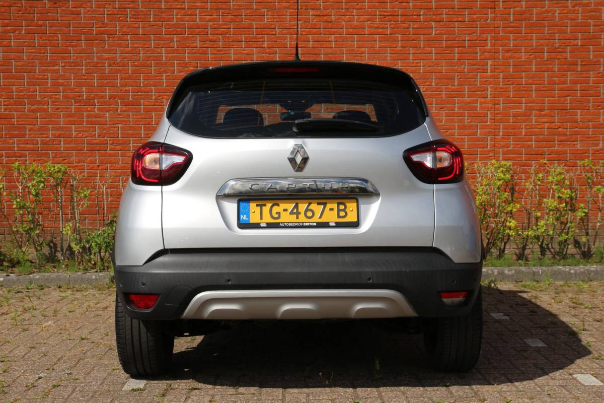 Renault Captur Renault Captur 0.9 90pk TCe Intens UNIEKE KM.STAND! | Luxe! | Unieke km.stand | Navigatie | Cruise control | Climate control | LED | Centr. deurvergr. | Lichtm. velgen | Parkeersensoren | Metallic lak |