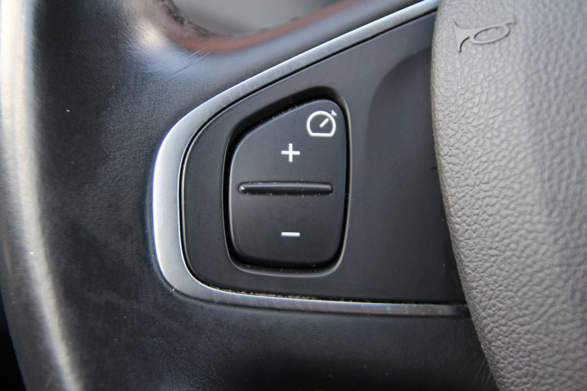 Renault Captur Renault Captur 0.9 90pk TCe Intens UNIEKE KM.STAND! | Luxe! | Unieke km.stand | Navigatie | Cruise control | Climate control | LED | Centr. deurvergr. | Lichtm. velgen | Parkeersensoren | Metallic lak |