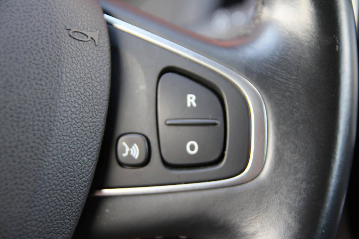 Renault Captur Renault Captur 0.9 90pk TCe Intens UNIEKE KM.STAND! | Luxe! | Unieke km.stand | Navigatie | Cruise control | Climate control | LED | Centr. deurvergr. | Lichtm. velgen | Parkeersensoren | Metallic lak |