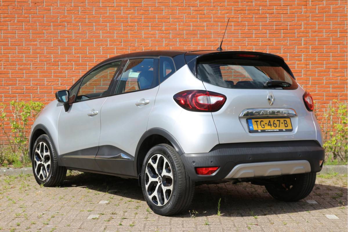 Renault Captur Renault Captur 0.9 90pk TCe Intens UNIEKE KM.STAND! | Luxe! | Unieke km.stand | Navigatie | Cruise control | Climate control | LED | Centr. deurvergr. | Lichtm. velgen | Parkeersensoren | Metallic lak |