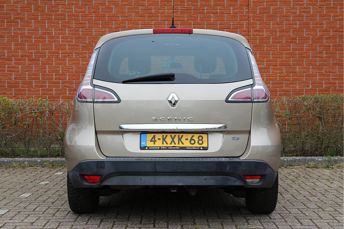 Renault Scénic Renault Scénic 1.2 TCe 131pk Bose | NL-auto | 5 deuren | Climate control | Cruise control | Navigatie | Parkeersensoren | Elektrische ramen | Half lederen bekleding |
