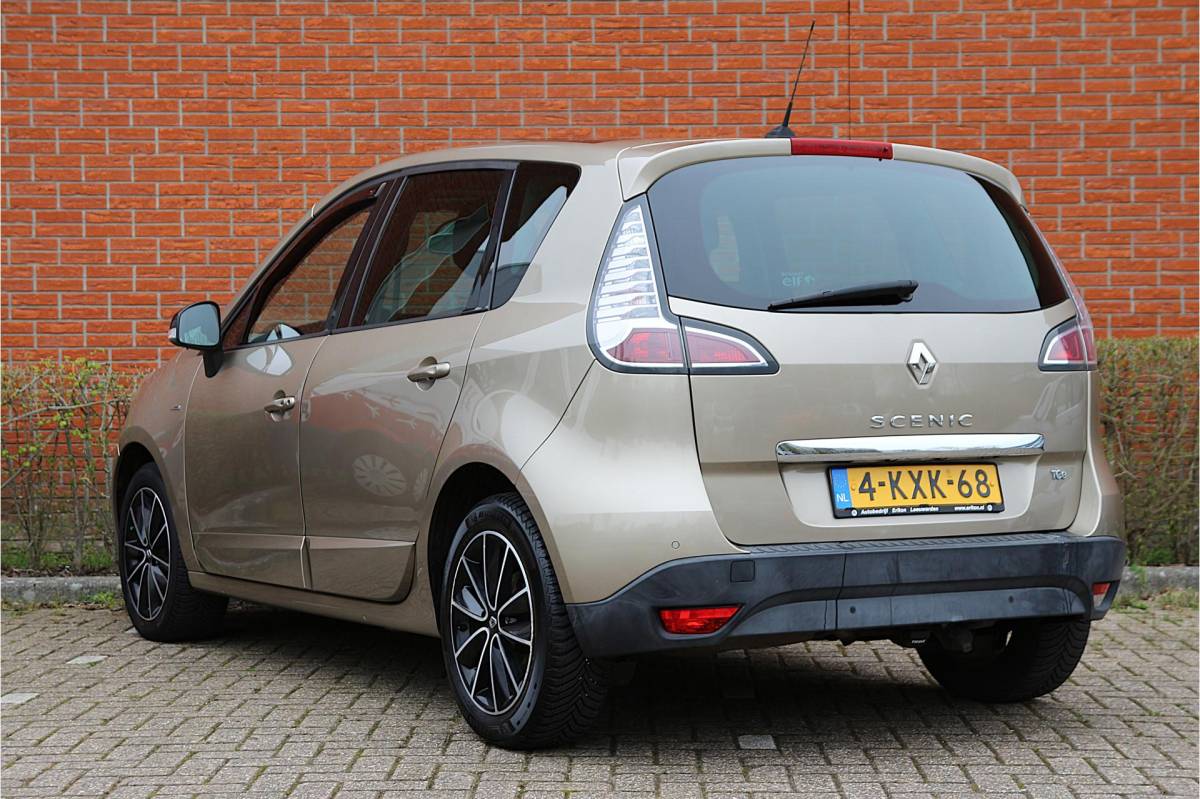 Renault Scénic Renault Scénic 1.2 TCe 131pk Bose | NL-auto | 5 deuren | Climate control | Cruise control | Navigatie | Parkeersensoren | Elektrische ramen | Half lederen bekleding |