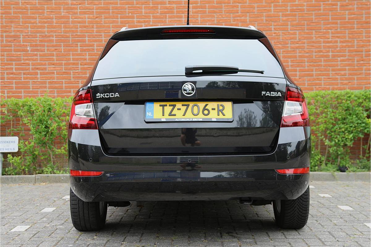 Škoda Fabia ŠKODA Fabia Combi 1.0 TSI 96pk Clever | NL-auto | Navigatie | Cruise control | Climate control | Elek. ramen | Centr. deurvergr. | Lichtmetalen velgen | Parkeersensoren | Stoelverwarming |