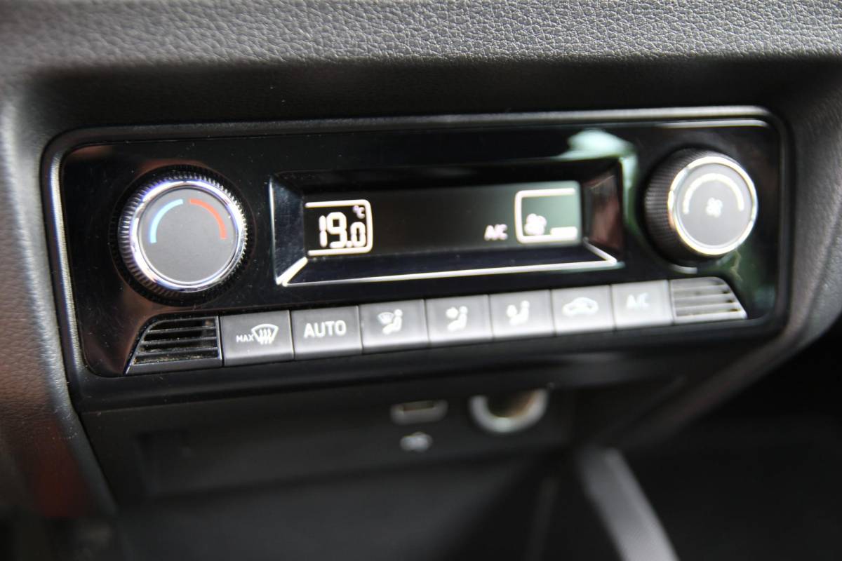 Škoda Fabia ŠKODA Fabia Combi 1.0 TSI 96pk Clever | NL-auto | Navigatie | Cruise control | Climate control | Elek. ramen | Centr. deurvergr. | Lichtmetalen velgen | Parkeersensoren | Stoelverwarming |