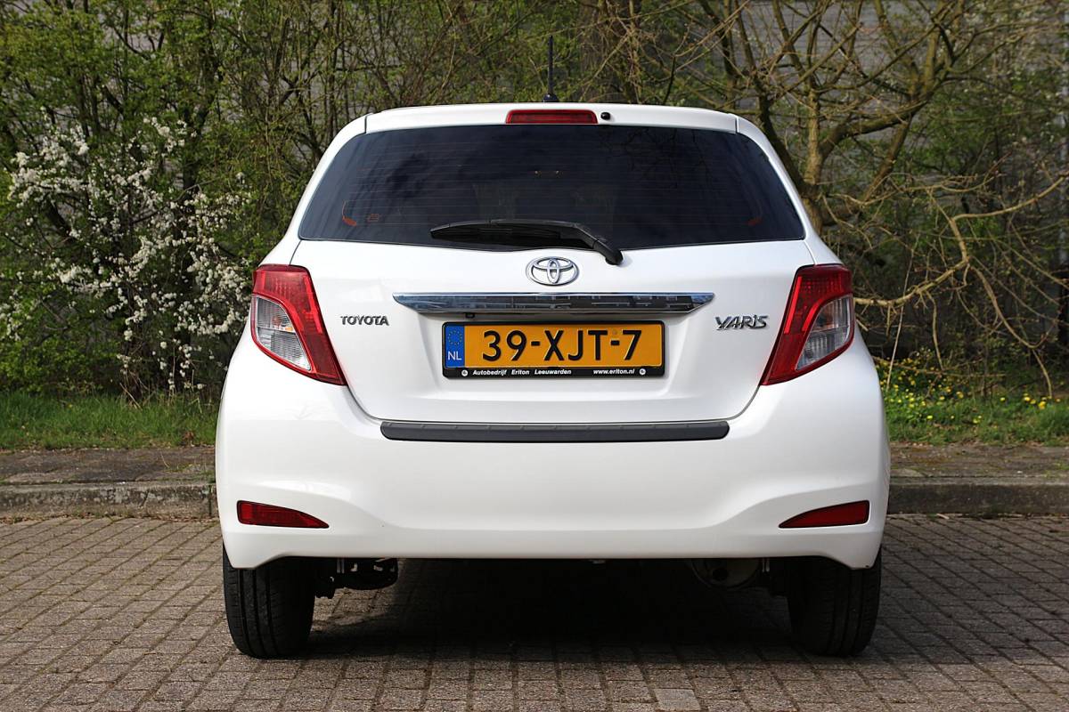 Toyota Yaris Toyota Yaris 1.0 VVT-i 70pk Aspiration | NL-auto | Facelift model! | 5 deuren | Camera | Climate control | Bluetooth | Centr. deurvergr. | Elek. ramen |