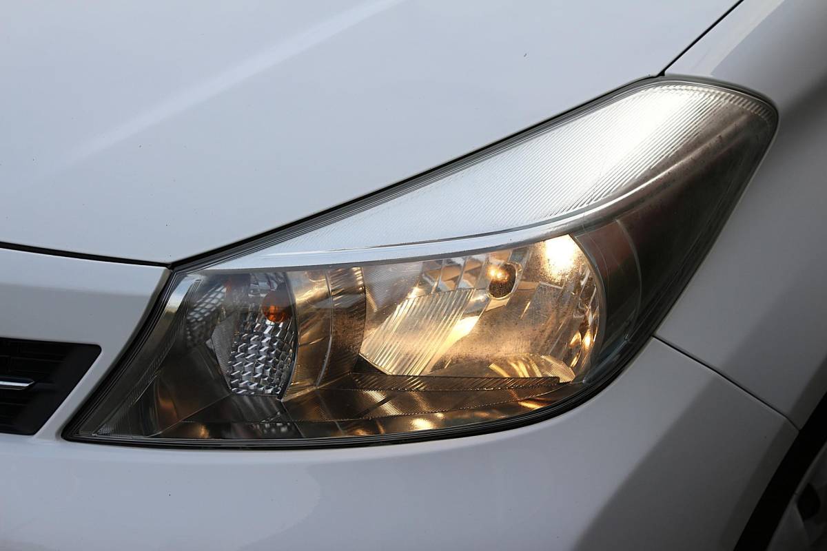 Toyota Yaris Toyota Yaris 1.0 VVT-i 70pk Aspiration | NL-auto | Facelift model! | 5 deuren | Camera | Climate control | Bluetooth | Centr. deurvergr. | Elek. ramen |