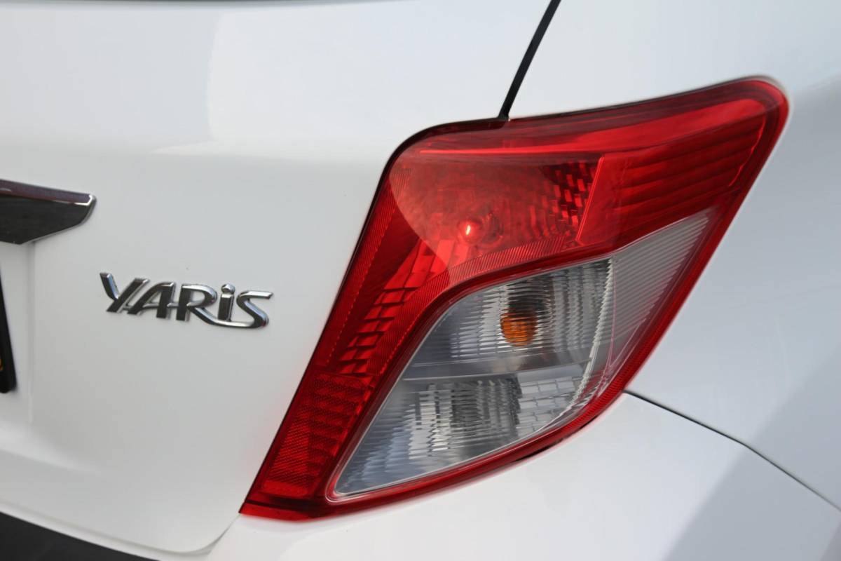 Toyota Yaris Toyota Yaris 1.0 VVT-i 70pk Aspiration | NL-auto | Facelift model! | 5 deuren | Camera | Climate control | Bluetooth | Centr. deurvergr. | Elek. ramen |