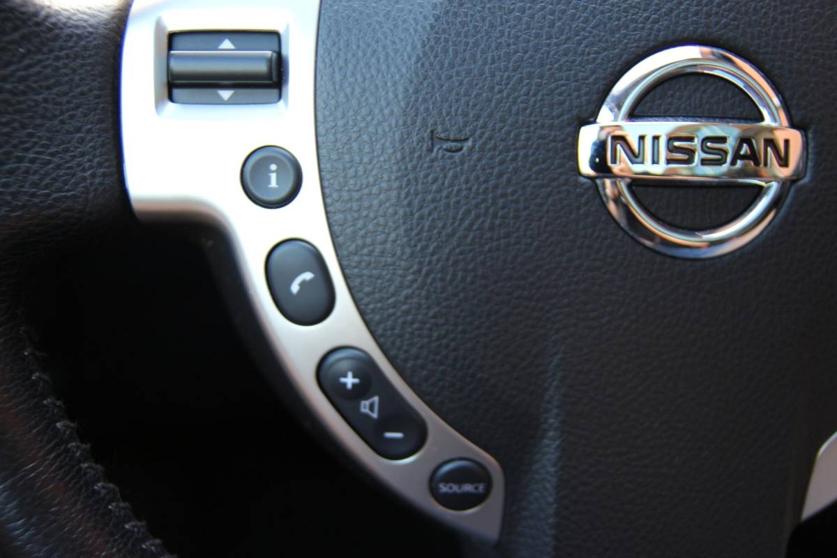 Nissan QASHQAI Nissan Qashqai 2.0 141pk Connect Edition AUT. | NL-auto | Navigatie | Cruise control | Climate control | Elek. ramen | Panorama dak | Lichtm. velgen | Trekhaak |