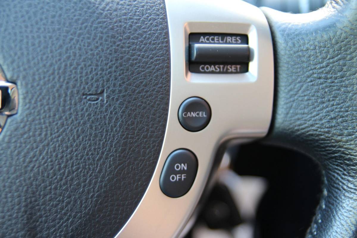 Nissan QASHQAI Nissan Qashqai 2.0 141pk Connect Edition AUT. | NL-auto | Navigatie | Cruise control | Climate control | Elek. ramen | Panorama dak | Lichtm. velgen | Trekhaak |