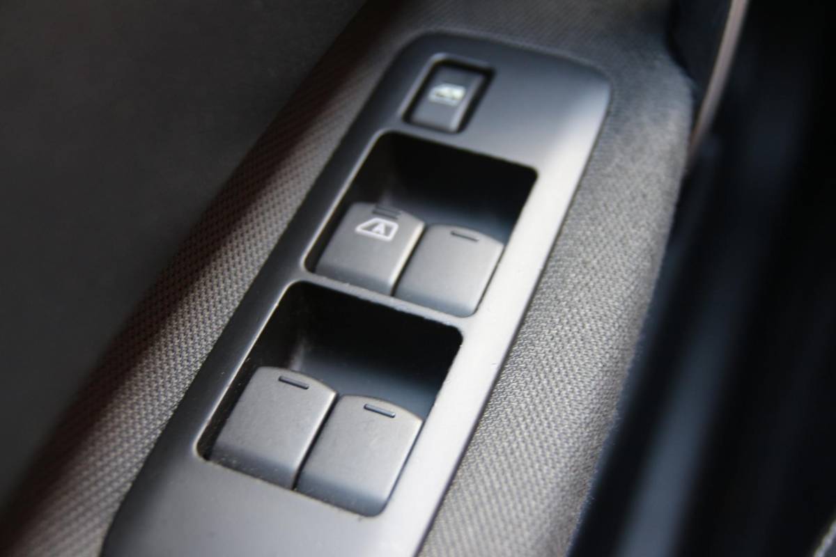 Nissan QASHQAI Nissan Qashqai 2.0 141pk Connect Edition AUT. | NL-auto | Navigatie | Cruise control | Climate control | Elek. ramen | Panorama dak | Lichtm. velgen | Trekhaak |