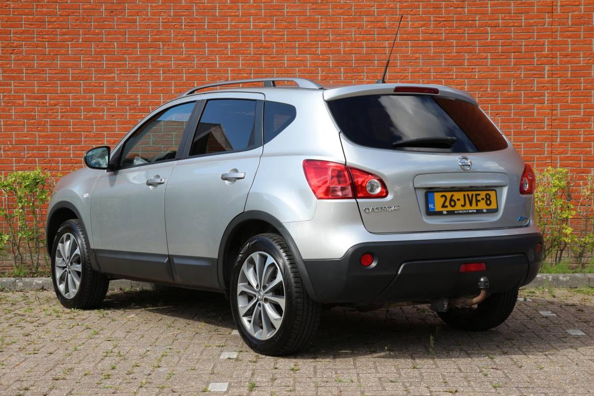 Nissan QASHQAI Nissan Qashqai 2.0 141pk Connect Edition AUT. | NL-auto | Navigatie | Cruise control | Climate control | Elek. ramen | Panorama dak | Lichtm. velgen | Trekhaak |